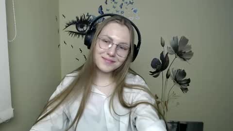 Snapshot of raspberry0101 chatting on December 6, 2024, 7:45 pm raspberry0101 online show from December 6, 2024, 7:45 pm