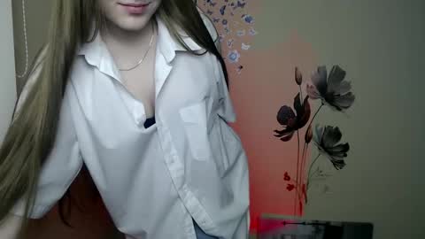 Snapshot of raspberry0101 chatting on December 6, 2024, 10:52 pm raspberry0101 online show from December 6, 2024, 10:52 pm