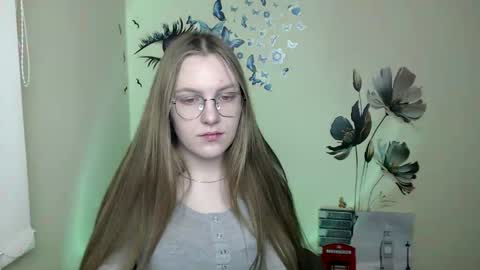 Snapshot of raspberry0101 chatting on December 17, 2024, 6:42 pm raspberry0101 online show from December 17, 2024, 6:42 pm