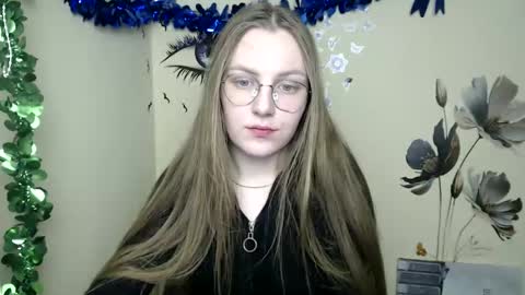 Snapshot of raspberry0101 chatting on December 25, 2024, 12:37 am raspberry0101 online show from December 25, 2024, 12:37 am