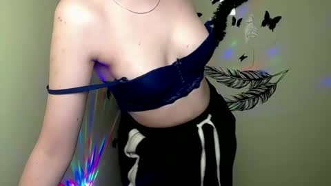 Snapshot of raspberry0101 chatting on January 23, 2025, 8:13 pm raspberry0101 online show from January 23, 2025, 8:13 pm