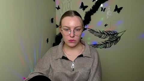 Snapshot of raspberry0101 chatting on January 24, 2025, 12:20 am raspberry0101 online show from January 24, 2025, 12:20 am