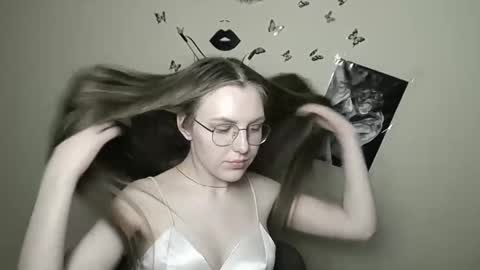 Snapshot of raspberry0101 chatting on January 29, 2025, 1:48 am raspberry0101 online show from January 29, 2025, 1:48 am