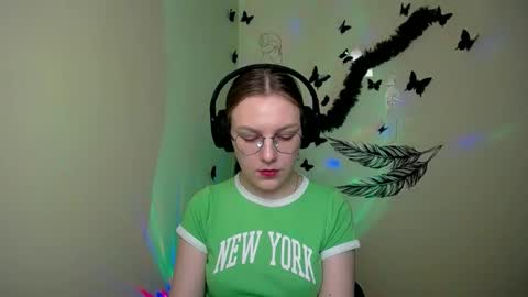 Snapshot of raspberry0101 chatting on February 4, 2025, 7:18 am raspberry0101 online show from February 4, 2025, 7:18 am