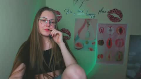 Snapshot of raspberry0101 chatting on February 14, 2025, 4:26 am raspberry0101 online show from February 14, 2025, 4:26 am