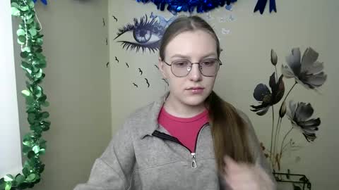 Snapshot of raspberry0101 chatting on February 18, 2025, 7:54 am raspberry0101 online show from February 18, 2025, 7:54 am