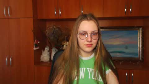 Snapshot of raspberry0101 chatting on February 25, 2025, 1:28 pm raspberry0101 online show from February 25, 2025, 1:28 pm