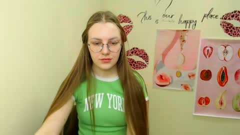 Snapshot of raspberry0101 chatting on March 11, 2025, 1:23 pm raspberry0101 online show from March 11, 2025, 1:23 pm