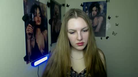 Snapshot of raspberry0101 chatting on November 22, 2025, 1:43 pm raspberry0101 online show from November 22, 2025, 1:43 pm