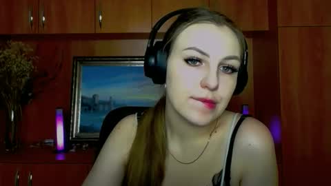 Snapshot of raspberry0101 chatting on December 2, 2025, 7:57 am raspberry0101 online show from December 2, 2025, 7:57 am