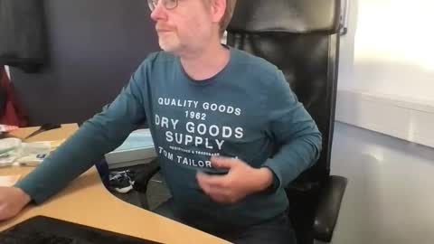 Snapshot of raunchyme chatting on November 17, 2025, 2:45 pm Raunchy me online show from November 17, 2025, 2:45 pm