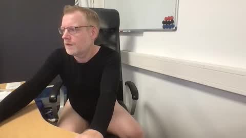 Snapshot of raunchyme chatting on December 5, 2025, 2:36 pm Raunchy me online show from December 5, 2025, 2:36 pm