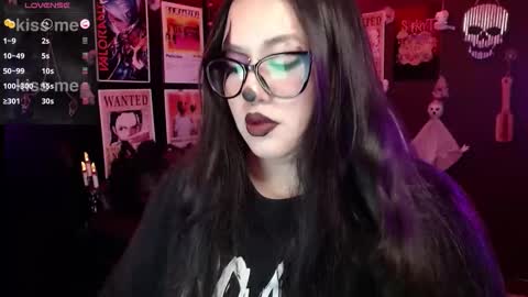Snapshot of raven_darkk chatting on October 11, 2025, 6:50 pm Raven online show from October 11, 2025, 6:50 pm