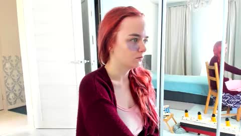 Snapshot of raven_radiantt chatting on October 17, 2025, 7:00 am Janet online show from October 17, 2025, 7:00 am