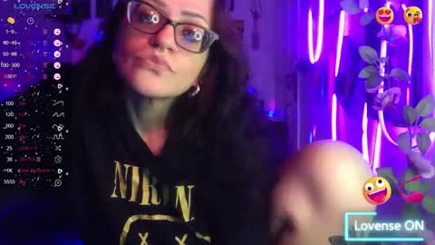 Snapshot of ravenandsin chatting on September 8, 2025, 11:48 pm Raven online show from September 8, 2025, 11:48 pm