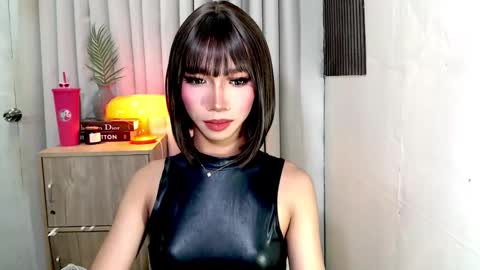 ravennaxx online show from November 28, 2025, 3:58 pm