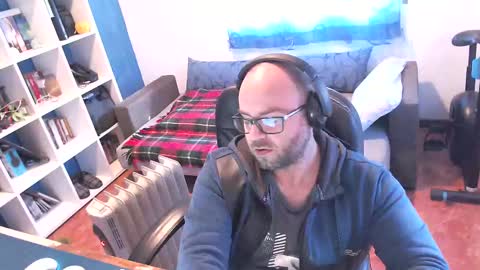 ravingr3d3 online show from March 4, 2025, 3:04 pm