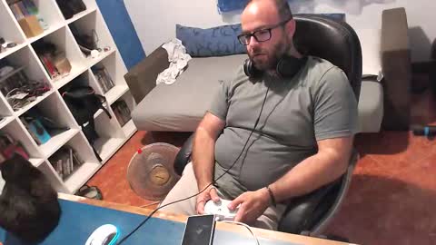 ravingr3d3 online show from October 1, 2025, 8:48 pm