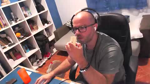 ravingr3d3 online show from October 12, 2025, 7:57 pm