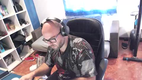 ravingr3d3 online show from October 17, 2025, 8:28 am