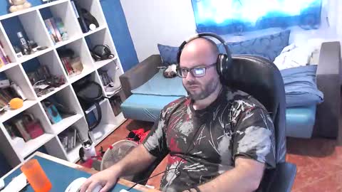 ravingr3d3 online show from October 22, 2025, 10:37 am