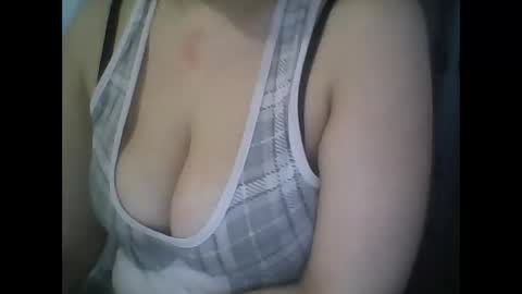 Snapshot of rayday_ chatting on March 5, 2025, 9:16 am rayday_ online show from March 5, 2025, 9:16 am