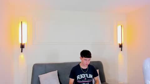 Snapshot of rayder_green chatting on November 20, 2025, 2:17 pm YE online show from November 20, 2025, 2:17 pm