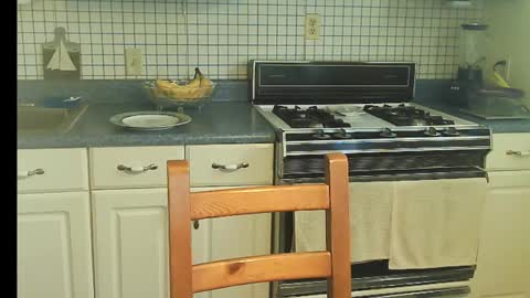 Ray online show from October 22, 2025, 7:13 pm