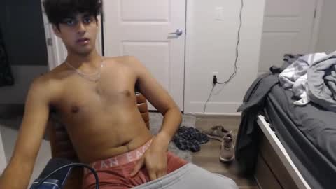 raymondg8596 online show from November 13, 2025, 5:28 am