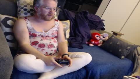 Snapshot of raymondsun chatting on December 24, 2024, 11:22 pm Sunshine Ray online show from December 24, 2024, 11:22 pm