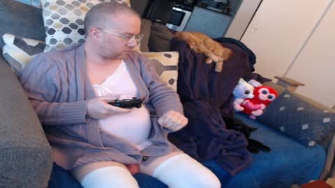 Snapshot of raymondsun chatting on January 4, 2025, 4:32 pm Sunshine Ray online show from January 4, 2025, 4:32 pm