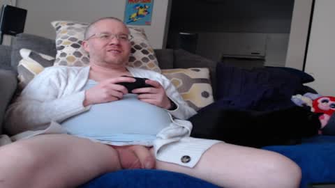 Snapshot of raymondsun chatting on January 5, 2025, 7:07 pm Sunshine Ray online show from January 5, 2025, 7:07 pm