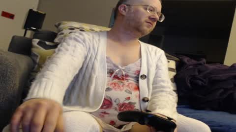 Snapshot of raymondsun chatting on January 11, 2025, 12:18 pm Sunshine Ray online show from January 11, 2025, 12:18 pm