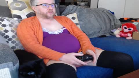 Snapshot of raymondsun chatting on October 12, 2025, 2:49 pm Sunshine Ray online show from October 12, 2025, 2:49 pm