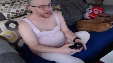 Snapshot of raymondsun chatting on November 8, 2025, 5:12 pm Sunshine Ray online show from November 8, 2025, 5:12 pm