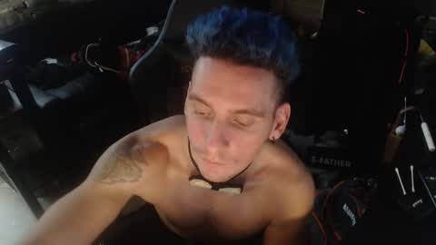 Rayzel online show from December 2, 2025, 2:45 pm