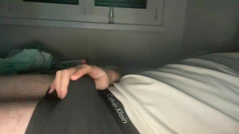 rbnaustiiin online show from January 1, 2025, 6:27 pm