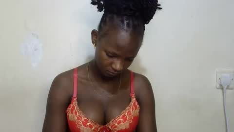 Snapshot of realqueen_ chatting on March 4, 2025, 3:11 am queen online show from March 4, 2025, 3:11 am