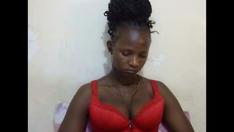 Snapshot of realqueen_ chatting on March 4, 2025, 5:45 pm queen online show from March 4, 2025, 5:45 pm