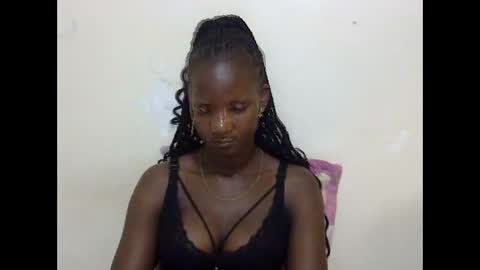 Snapshot of realqueen_ chatting on March 5, 2025, 7:27 pm queen online show from March 5, 2025, 7:27 pm