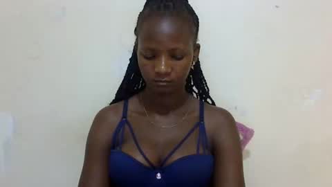 Snapshot of realqueen_ chatting on March 6, 2025, 6:41 am queen online show from March 6, 2025, 6:41 am