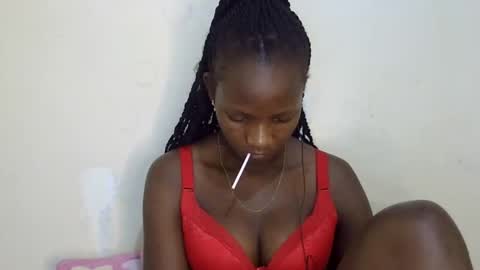 Snapshot of realqueen_ chatting on March 11, 2025, 4:43 am queen online show from March 11, 2025, 4:43 am