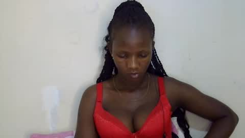 Snapshot of realqueen_ chatting on March 11, 2025, 7:48 am queen online show from March 11, 2025, 7:48 am