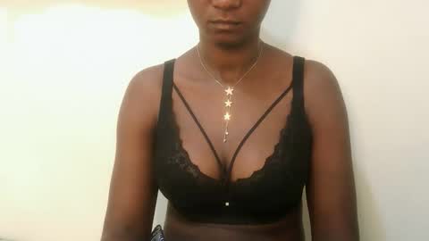 Snapshot of realqueen_ chatting on September 22, 2025, 7:43 am queen online show from September 22, 2025, 7:43 am