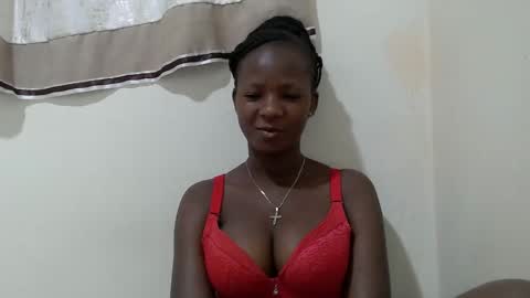 Snapshot of realqueen_ chatting on December 15, 2025, 5:01 am queen online show from December 15, 2025, 5:01 am