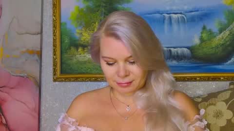 Snapshot of reasonforpassion_ chatting on October 26, 2025, 3:18 pm Im a little sick. Ill be back soon. online show from October 26, 2025, 3:18 pm