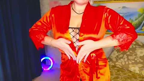 Snapshot of reasonforpassion_ chatting on November 5, 2025, 1:00 pm Im a little sick. Ill be back soon. online show from November 5, 2025, 1:00 pm