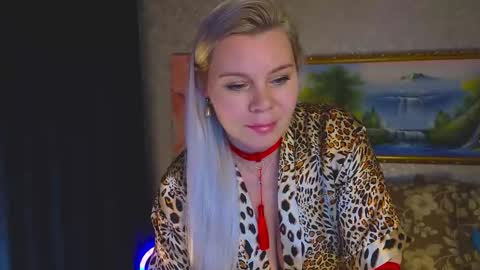 Snapshot of reasonforpassion_ chatting on November 15, 2025, 2:24 pm Im a little sick. Ill be back soon. online show from November 15, 2025, 2:24 pm