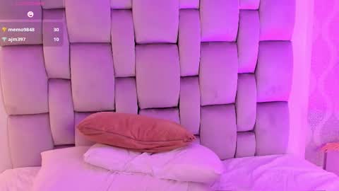 Snapshot of rebeca_watsson chatting on November 2, 2025, 3:36 pm Rebeca Whatsson online show from November 2, 2025, 3:36 pm