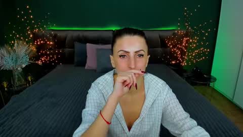 Snapshot of rebecca_diamonds chatting on February 2, 2025, 3:49 pm rebecca_diamonds online show from February 2, 2025, 3:49 pm